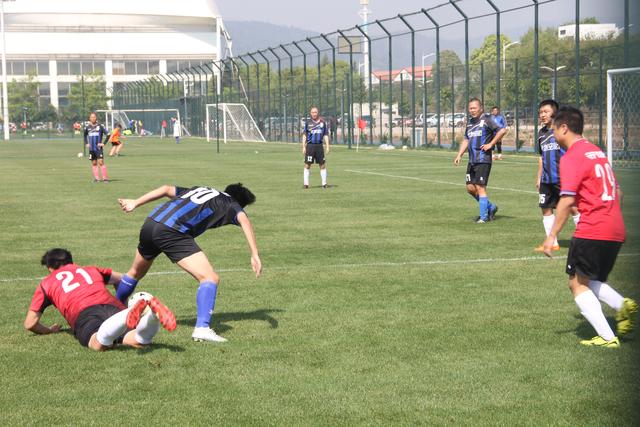 廖三宁17+6杨瀚森5中0 中国男篮不敌马刺